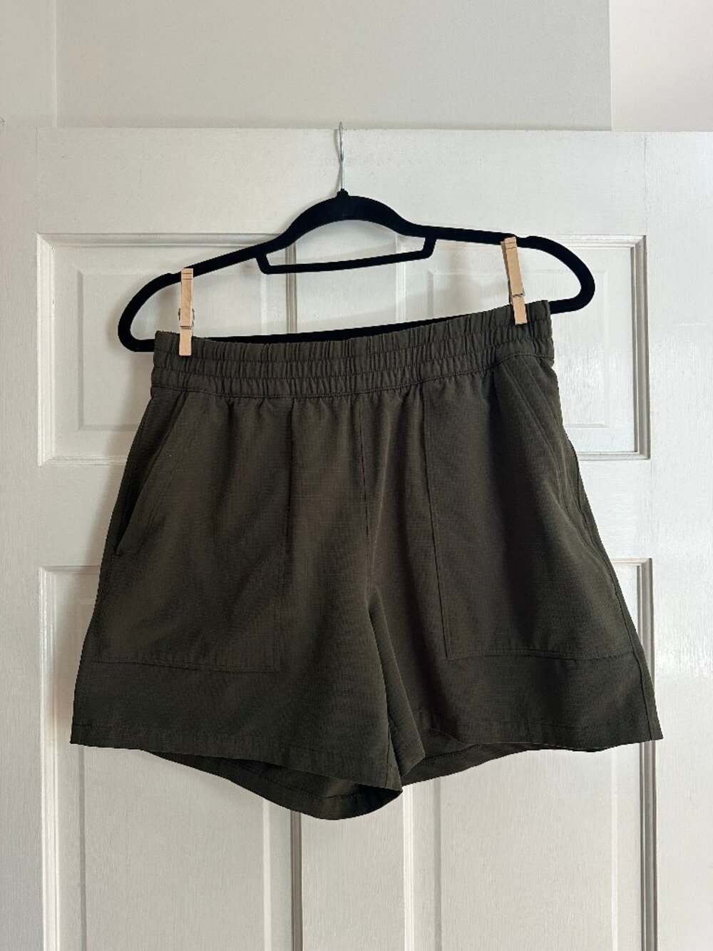 Athleta Boundless Short in Aspen Olive